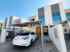Luxury Living Three-Bedroom Townhouse with Maid Room and Exquisite Garden