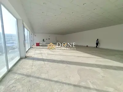 Luxury shop very prime lecation Business area ready to move only jest 290k