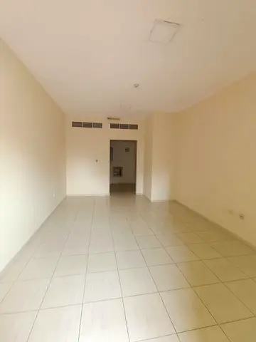 Distinctive apartment for rent - 2 bedrooms with a distributor - Open view - Prime location in Al Majaz, overlooking the corniche and lake