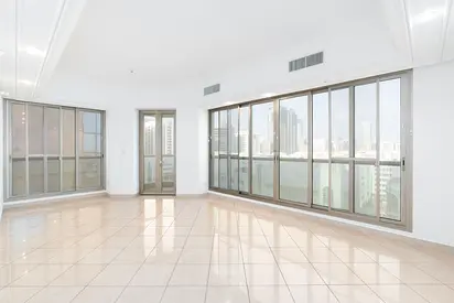 Huge 2BR in a Family Buildingl Located in the Heart of City