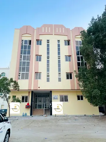 للبيع بناية في تجارية مويلح الشارقة