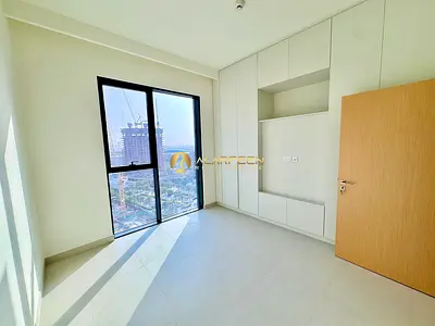 Park and Mall View | Unfurnished | Ready to Move