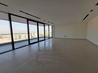 للبيع شقة فاخرة في شرفات الشارقة