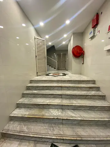 غرفة نوم واحدة، حمام واحد، غرف نوم فردية
