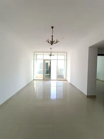 شقة مميزة للإيجار | 📍 التعاون – الشارقة ☀️ 🛏️ غرفة ماستر + صالة 🍳 مطبخ 🚿 2 حمام 🌿 بلكونة 📍 موقع مميز بجوار دوار التعاون ونستو التعاون 🛒 جميع ال