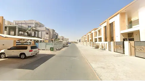 أرضية سكنية في إمارة عجمان – منطقة العالية موقع مميز على شارع رئيسي