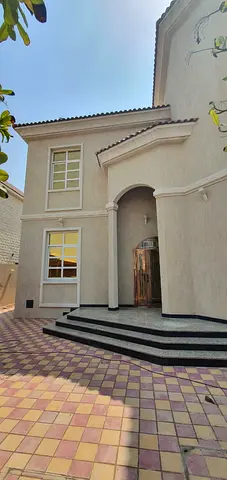 فيلا فخمة للإيجار في الحوشي في الشارقة