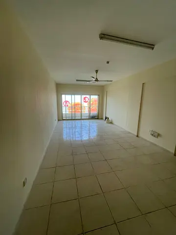 شقة مميزة جدًا للإيجار في منطقة المجاز بالشارقة، واحدة من أكثر المناطق السكنية شهرة وطلبًا لما تتمتع به من موقع حيوي وخدمات متكاملة وأجواء هادئة تناسب