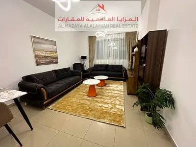 شقة مفروشة للايجار الشهري - غرفة و 2 حمام وصالة - قريبة لمخرج دبي - التعاون