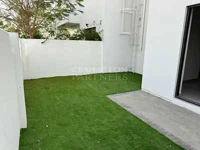 Single Row | Townhouse | Pool View | Phase 2