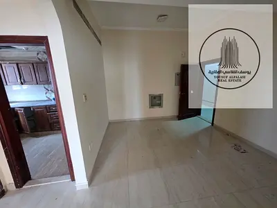 للإيجار مكتب تجاري مميز على شارع الشيخ عمار مباشرة على الطريق الرئيسي