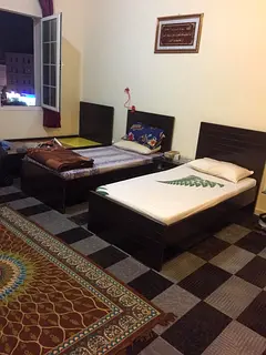 Furnished Bed Space Available for Muslim Males Only