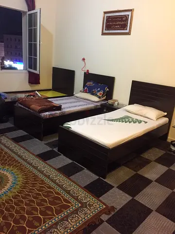 Furnished Bed Space Available for Muslim Males Only