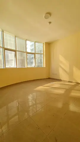شقه عائليه جميله 2 غرفه وصاله بالشارقه القاسميه سكن عوائل موقع مميز ومناسب للسهوله الوصول إلى دبي وقريب من جميع الخدمات