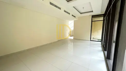 Spacious Layout - Ready to Move in - 3 + Maid