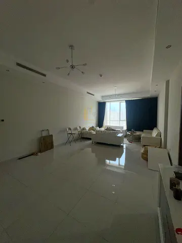 للبيع ثلاث غرف وصاله في برج صحارى 6 مع اطلالة مفتوحة