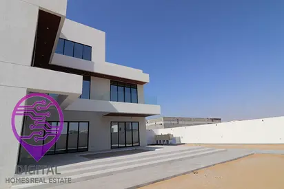 Elegant Villa with Private Elevator & Garden – Dubai Madinat Hind