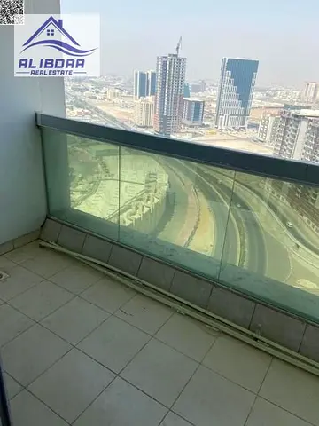 🏢 للبيع – شقة غرفة وصالة في أبراج لؤلؤة عجمان   شقة مميزة بإطلالة مفتوحة على كامل عجمان، تقع في واحد من أشهر الأبراج السكنية وتعتبر فرصة استثمارية مم