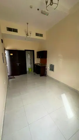 استديو للايجار في الجرف 3