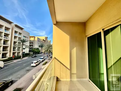 ONE BEDROOM | CHILLER FREE | NEW FLOORING