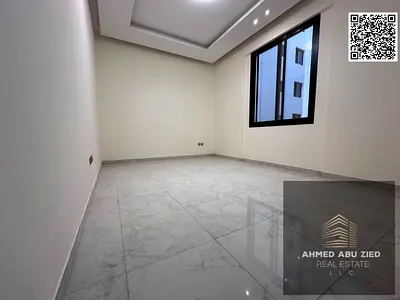 غرفتين ماستر صالة كبيرة مطبخ واسع 3 حمام تكييف مركزي بلكون اطلالة مفتوحة تسهيلات في الدفع قريبه لمخرج دبي الشارقة قريبه الاماكن العامة والخدمية