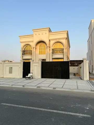 للبيع فيلا في الحوشي امارة الشارقة تشطيبات راقية