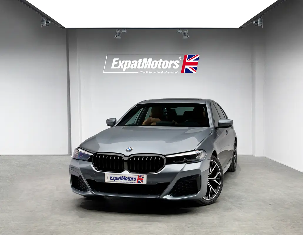 BMW 5-Series 2022 — photo 1 of 19
