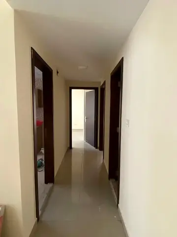 شركة اكسيبت جروب تقدم لكم  شقة للإيجار – المجاز  استمتع بالمساحة والراحة في هذه الشقة المميزة: