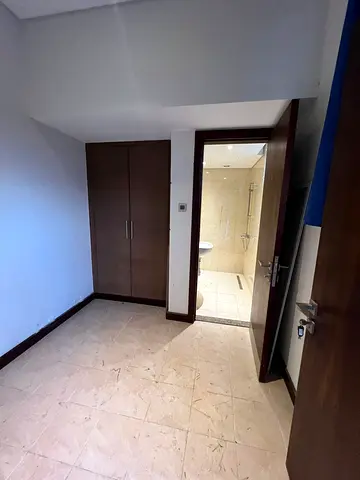 فيلا مطلة علي الكورنيش للاستخدام التجاري بالرفاعة الشارقة