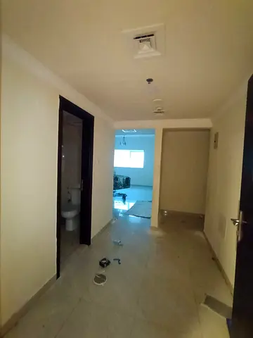 Apartment for rent in Al Majaz 2 - Sharjah ☀️ 🛏️ 2 bedrooms, a living room, kitchen, and 2 bathrooms 🛁 📍 Excellent location next to all services ❄️