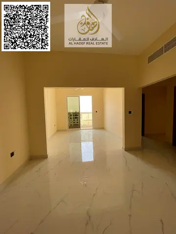 شقة غرفتين وصالة من اكبر المساحات بعجمان وباقل الاسعار غرفتين وصالة ومجلس 3 حمام مع بلكونة تاني ساكن بالجرف 3 قريب من السوق الصيني وقريب من شارع الشيخ