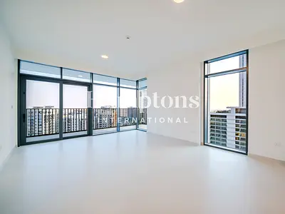 Luxury 1BR | Huge Layout | Prime Location