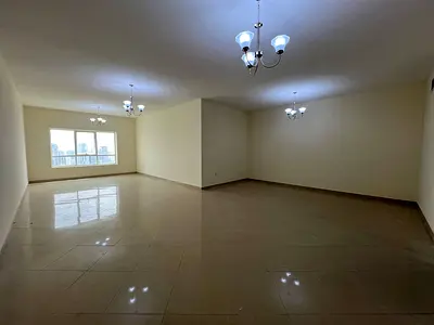 شهر+بارك مجانا +اطلاله بانوراما (بحريه)مع شرفه+ غرفه خدامه ماستر +غرف ماستر+ خزائن بالحائط +موقع مميز جدا