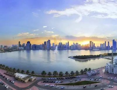 بناية سكنية للبيع في موقع مميز بمنطقة الخان