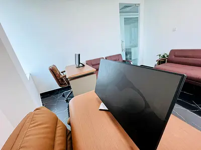 Modern Office | Bank Account Assistance | Free Amenities