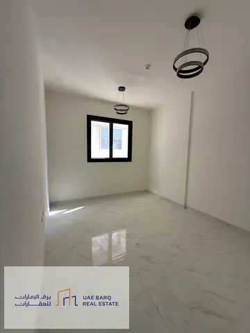 شقه ايجار اول ساكن منطقه مويلح التجاريه الشارقه