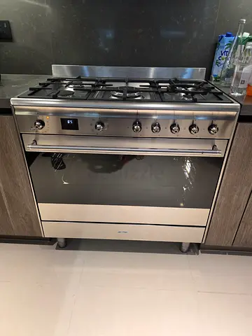 Smeg ( Under Warranty)Latest Model Top Gas Oven Electric Stove  90x60cm SSA91MAX2