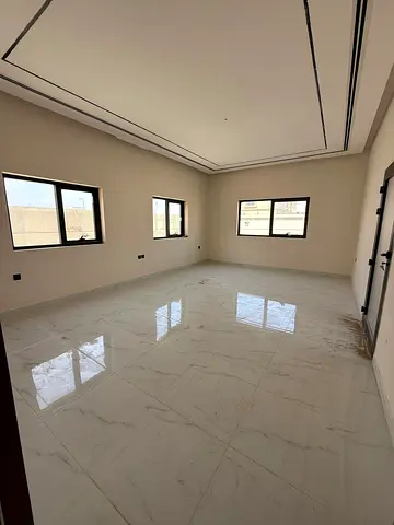 للبيع فيلا فاخرة في الشارقة – الحوشي