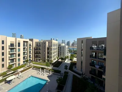 For sale Luxurious apartment with a pool view, ready for immediate occupancy in Maryam Island.