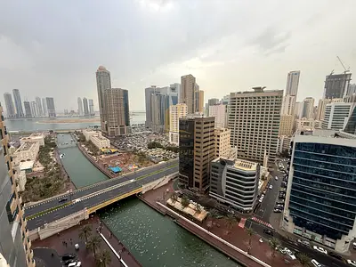 للبيع شقة مميزة في برج الكوين – منطقة المجاز