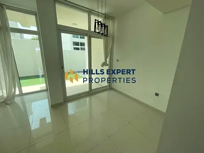 UNFURNISHED 3 BEDRROM TOWNHOUSE AVAILABLE FOR RENT