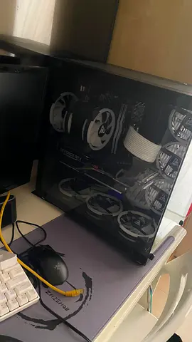 High-Performance Gaming PC with Custom Cooling