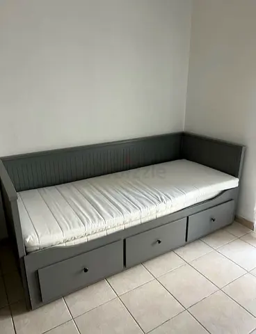 IKEA Hamnes Day bed with 3 storage drawers underneath and with 2 IKEA mattresses is available in exc