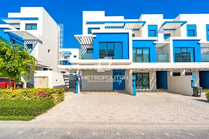 Middle Corner Unit | Mortgage Ready | Well Priced