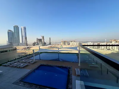 للبيع شقة فاخرة في برج شرفات الشارقة