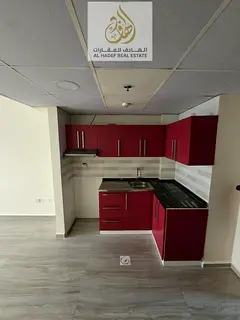 Second-hand studio apartment with a separate kitchen, spacious layout, central air conditioning, exc