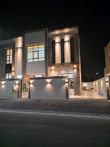 فيلا فاخرة للبيع في الحوشي – الشارقة | تصميم عصري ونظام ذكي