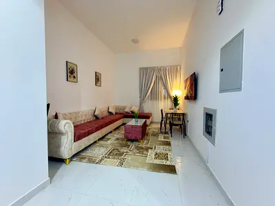 فرصة للسكن الراقي بالنعيمية 2 | غرفه وصالة فرش جديد (أول ساكن) | شامل الفواتير والإنترنت | خلف مركز بينونة"