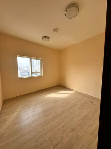 غرفتين وصاله ثاني ساكن في القاسميه الند باركينج مجاني