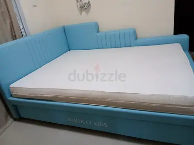 Premium DeRUCCI KIDS King Size Leather Bed – Like New!